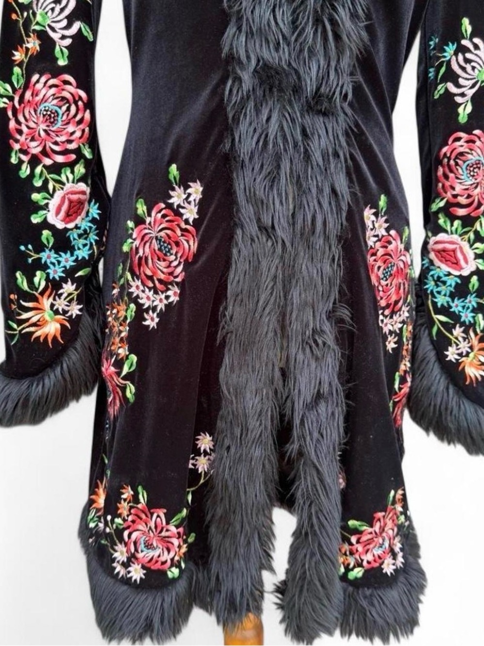 Betsey Johnson 1990s Vintage Black Velvet Duster Jacket - Picture 2 of 7